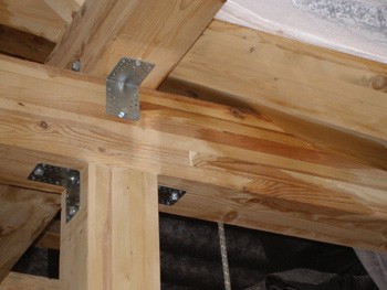 Крепления стыков стропил в стропильной системе крыши